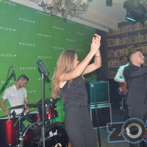 Zoomrent 28