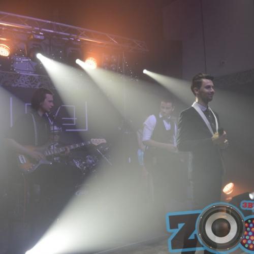 Zoomrent 8
